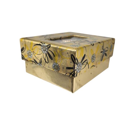 Vintage White Diamonds Watch Womens Gold Tone Dainty Crystal Cluster Floral - Picture 5 of 16